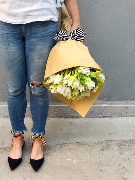 white tulips fresh flowers same day delivery hong kong