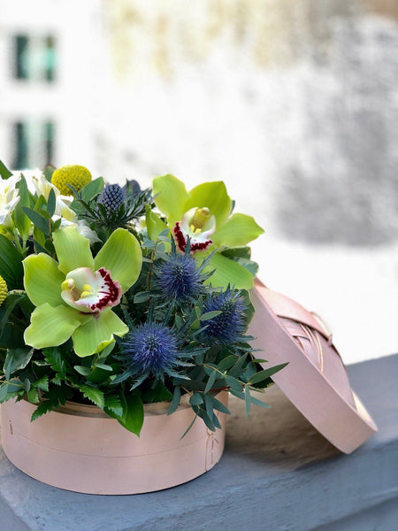 Spring orchid arrangement delivery hong kong